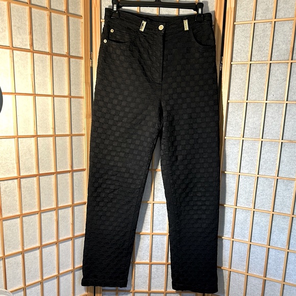 St John’s Sport women’s high waist monograms Jaquard black pants gold size 8.
93 - Picture 1 of 9